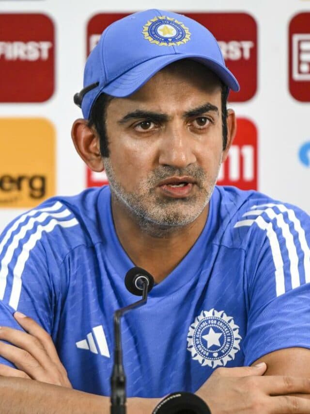 Cricket News : टीम इंडिया में पड़ी फूट? कोच गौतम गंभीर और रोहित शर्मा के बीच सब कुछ ठीक नहीं, मीटिंग में हुआ जमकर बवाल !