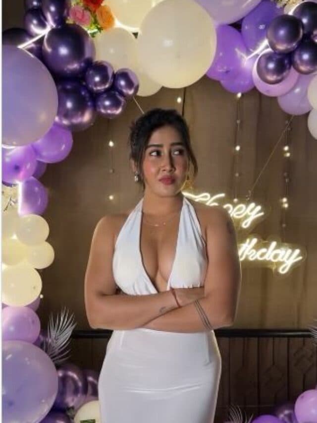 Sofia Ansari Sexy video: वाइट गाउन पहन सोफिया अंसारी ने मनाया बर्थडे, सेक्सी वीडियो हुआ वायरल