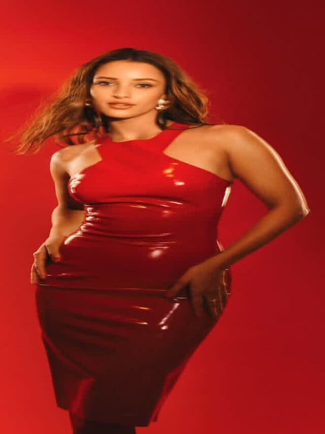 Tripti Dimri Hot Pics: रेड आउटफिट में Tripti Dimri ने बढ़ाया इंटरनेट का पारा, कातिल अदाओं पर फिदा हुए फैंस
