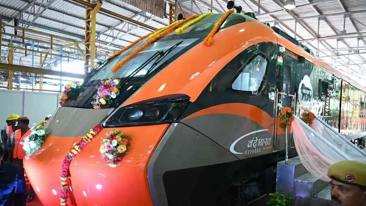 delhi to srinagar vande bharat sleeper: कश्मीर में छुट्टी का बना लें ट्रिप.. दिल्ली से श्रीनगर के लिए शुरू होने जा रही है वंदे-भारत एक्सप्रेस, जानें पूरी डिटेल