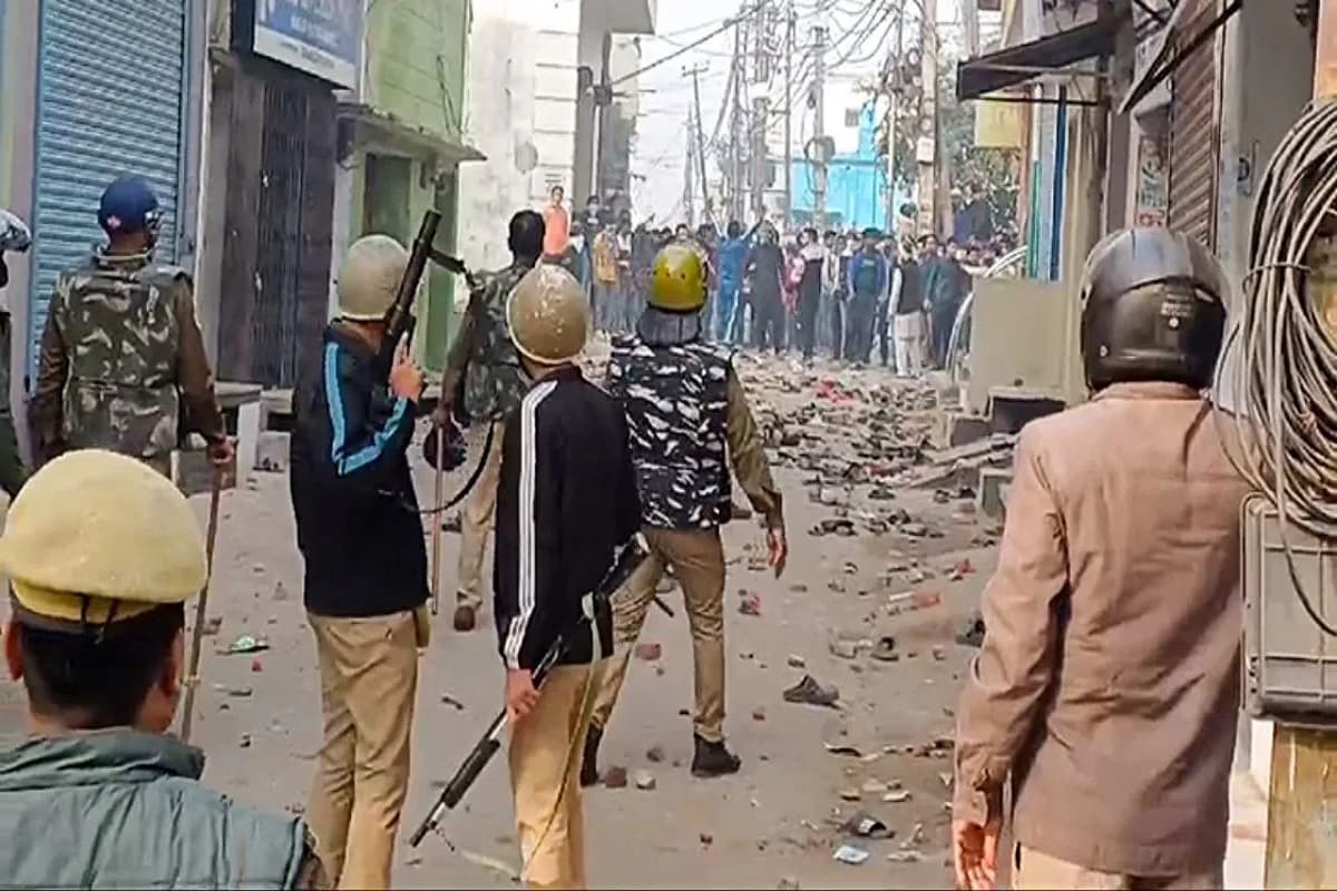 Sambhal violence update : चौक-चौराहो पर लगेंगे संभल हिंसा के उपद्रवियों के पोस्टर, 6 दिसंबर के लिए पुलिस ने की ख़ास तैयारी