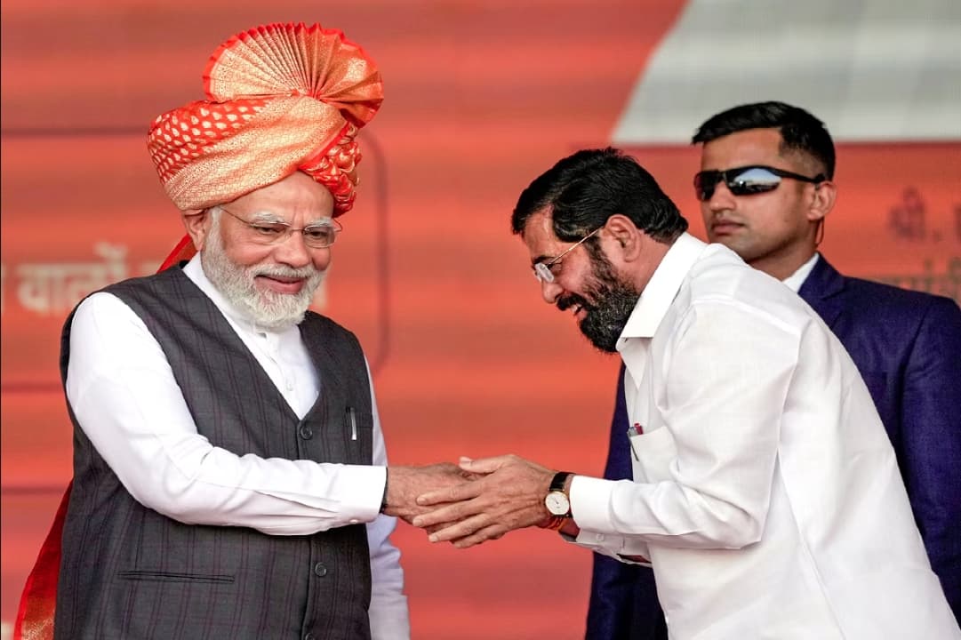 Next CM of Maharashtra : महाराष्ट्र में महायुति की प्रचंड जीत.. एकनाथ शिंदे के हाथों में फिर होगी राज्य की कमान? ज्यादा सीटें आने के बावजूद भाजपा दिखा सकती है दरियादिली