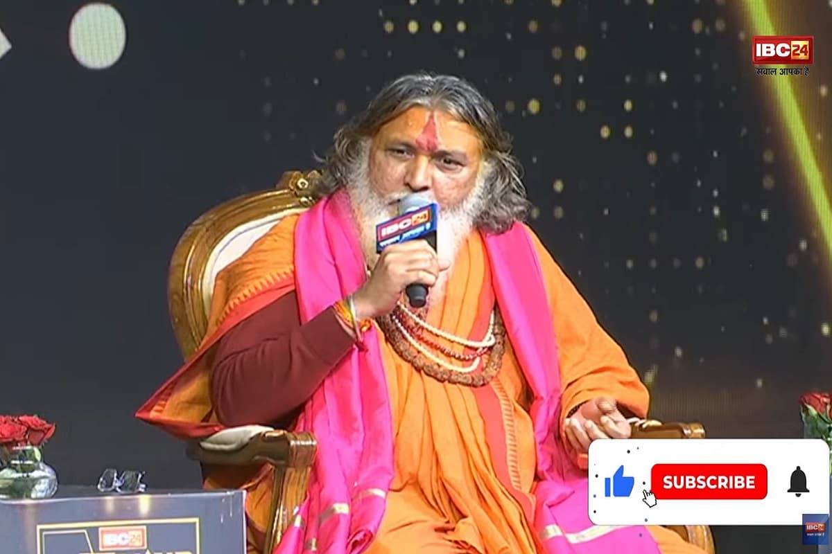 #IBC24MINDSUMMIT: कुंभ में सनातनियों के अलावा किसी गैर सनातनी के शामिल होने पर आपत्ति क्यों? आईबीसी24 के मंच पर संतों ने बताई वजह..
