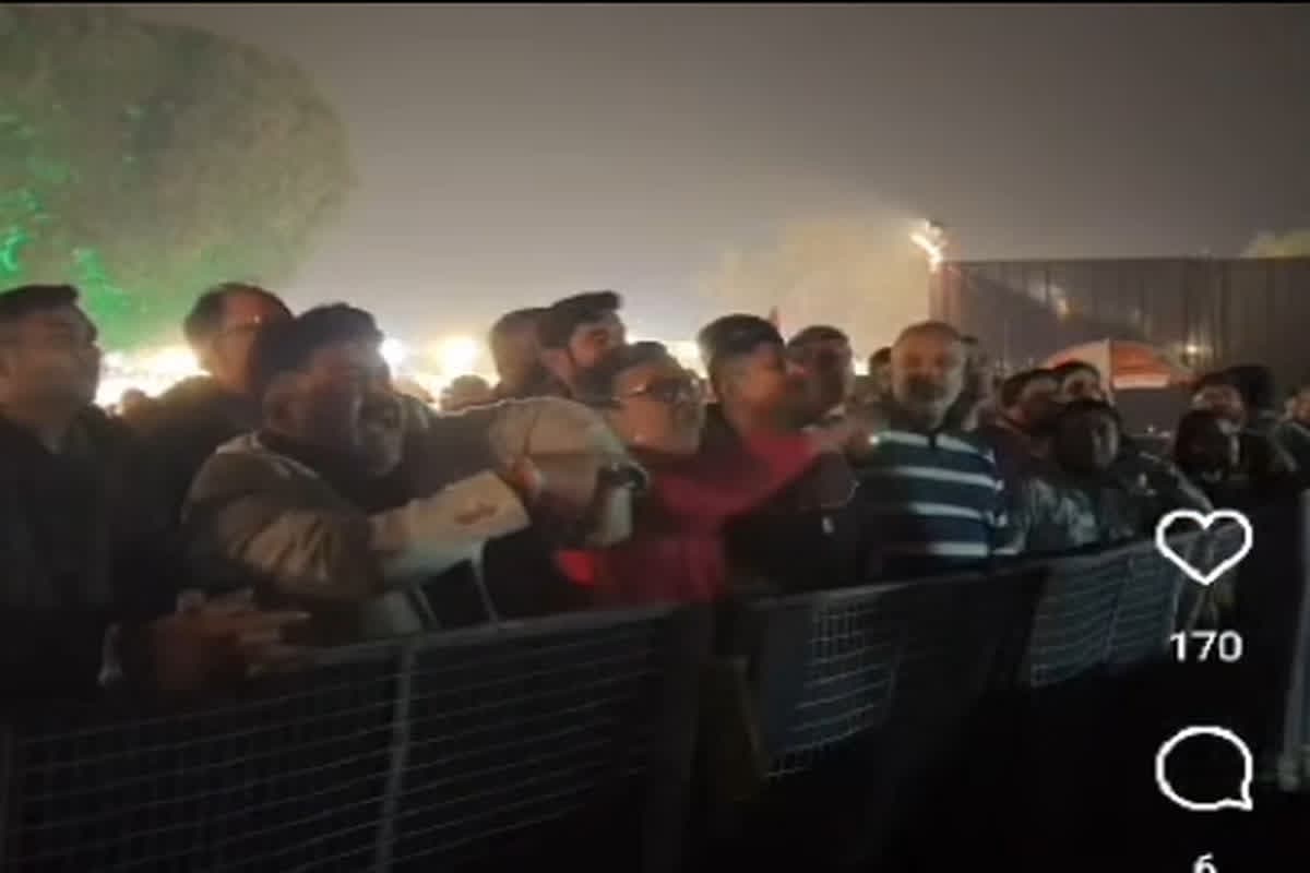 Ghat Festival in Jabalpur : कार्यक्रम के दौरान कपिल शर्मा की गुत्थी पर फूटा लोगों का गुस्सा, इवेंट कंपनी का मैनेजर पहुंचा हवालात