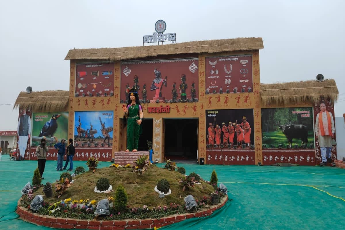 Chhattisgarh Pavilion In Maha Kumbh 2025: महाकुंभ में लोगों के आकर्षण का केंद्र बना छत्तीसगढ़ पवेलियन, संस्कृति और इतिहास को जानने उमड़ रही है लोगों की भीड़
