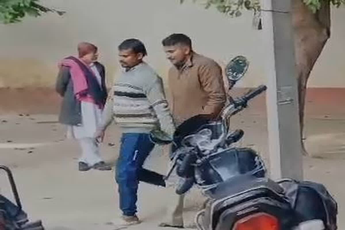 UP Crime News: तांत्रिक ने गड़ासे से काटकर दो साल की मासूम की दी थी बलि, अब कोर्ट ने सुनाई उम्रकैद