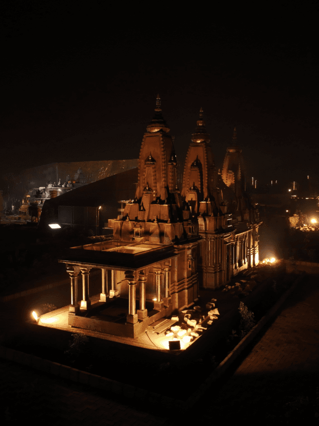 Prayagraj Maha Kumbh 2025: श्रद्धालुओं के स्वागत के लिए तैयार प्रयागराज, संगम के घाटों और मंदिरों का किया गया अद्भुत श्रृंगार