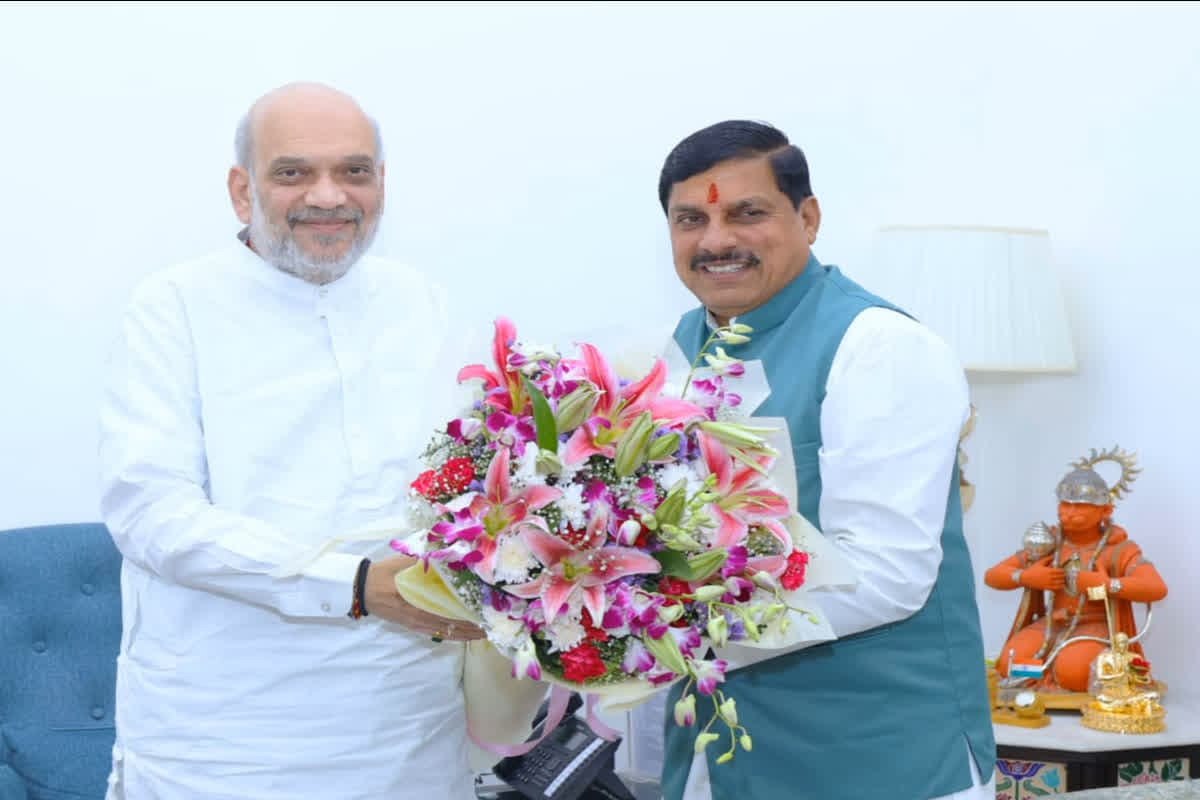 CM Dr. Mohan Yadav met Amit Shah: अप्रैल में मध्यप्रदेश आएंगे केंद्रीय मंत्री अमित शाह, सीएम डॉ. मोहन यादव ने मुलाकात कर दिया न्योता