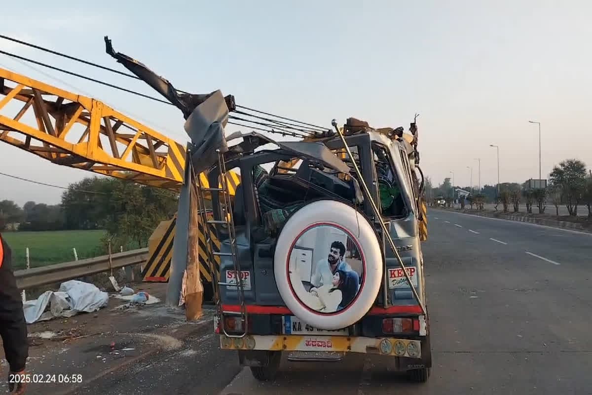 Jabalpur Road Accident : जबलपुर नेशनल हाइवे में दर्दनाक सड़क हादसा, कार के उड़े परखच्चे, 6 श्रद्धालुओं की मौत, महाकुंभ से लौट रहे थे