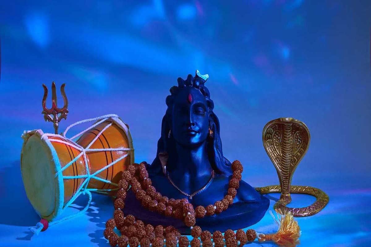 Mahashivratri Upay : यदि महाकुम्भ में नहीं कर पाएं हैं स्नान, तो मत होईये परेशान.. महाशिवरात्रि के दिन इस विधि से घर बैठे कमाएं पुण्य