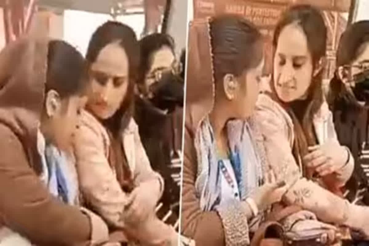 Delhi Metro Viral Video: मेट्रो में आपस में भिड़ी महिलाएं, दोनों के बीच जमकर हुई तू-तू मैं-मैं, वायरल हुआ वीडियो