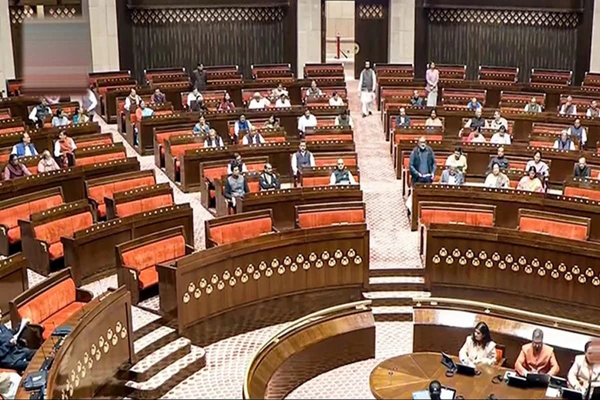 Waqf Bill in Parliament: राज्यसभा में वक्फ बिल पर JPC रिपोर्ट पेश, सदन में विपक्षी सांसदों का जोरदार हंगामा, इधर लोकसभा की भी कार्यवाही भी स्थगित
