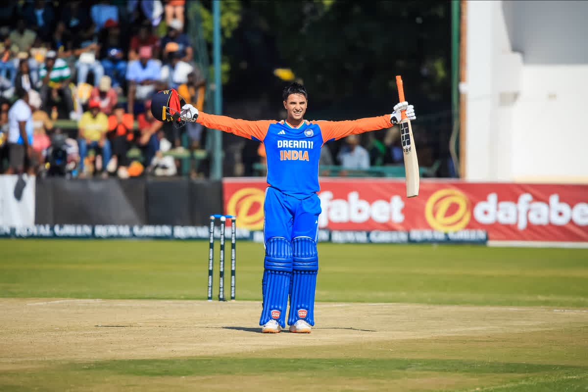 IND vs ENG 5th T20 Match Live : वानखेड़े स्टेडियम में अभिषेक शर्मा ने उड़ाया गर्दा.. 17 गेंदों में 50 और 37 गेंदों में शतक, मैदान के हर कोने में की छक्कों की बारिश