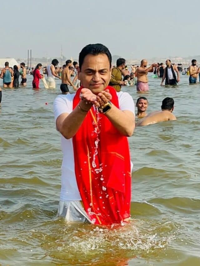 Nakul Nath In Mahakumbh 2025: छिंदवाड़ा के पूर्व सांसद कांग्रेस नेता नकुल नाथ ने त्रिवेणी संगम में लगाई डुबकी, प्रदेश की खुशहाली की कामना की