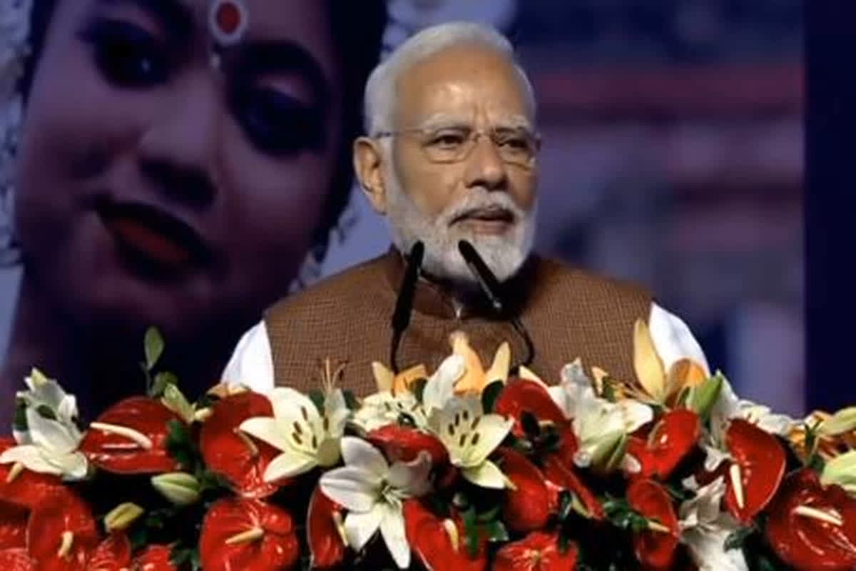 PM Modi in Mahakumbh: आज महाकुंभ दौरे पर पीएम मोदी.. संगम में लगाएंगे डुबकी, यहां देखें पूरा कार्यक्रम