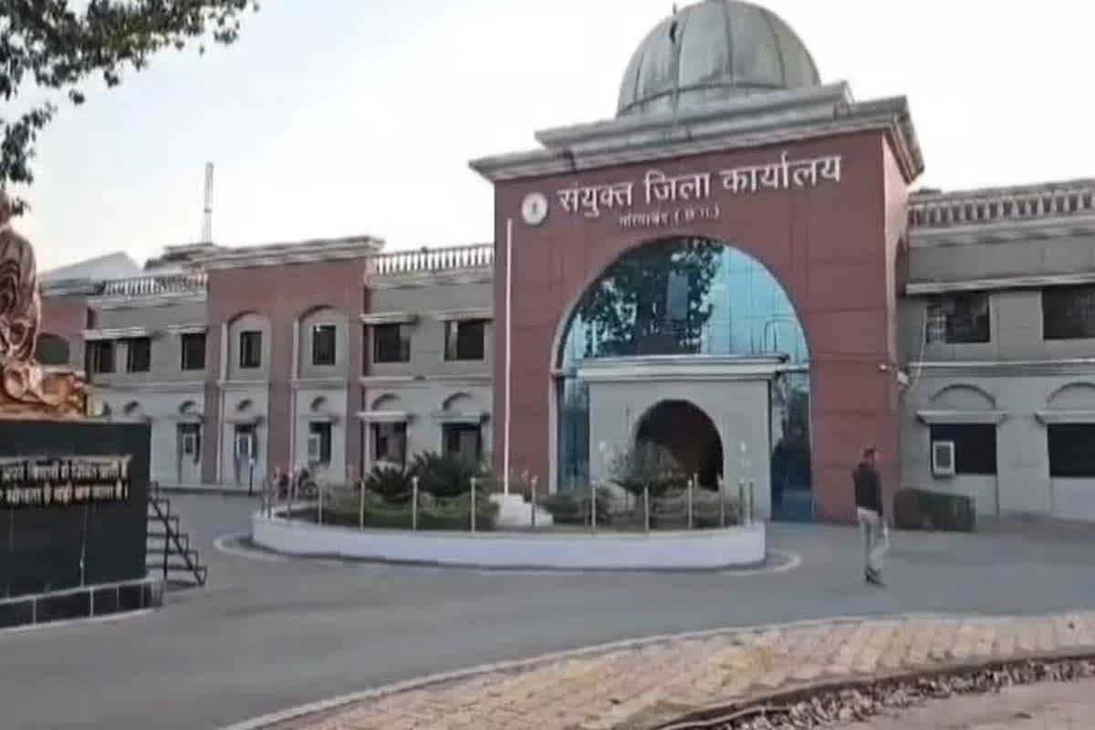 CG Panchayat Chunav News: पति-पत्नी दोनों बन गए सरपंच, रहते हैं एक ही गांव में, भारत में पहली बार हुआ ऐसा, जानिए छत्तीसगढ़ के किस गांव का है मामला