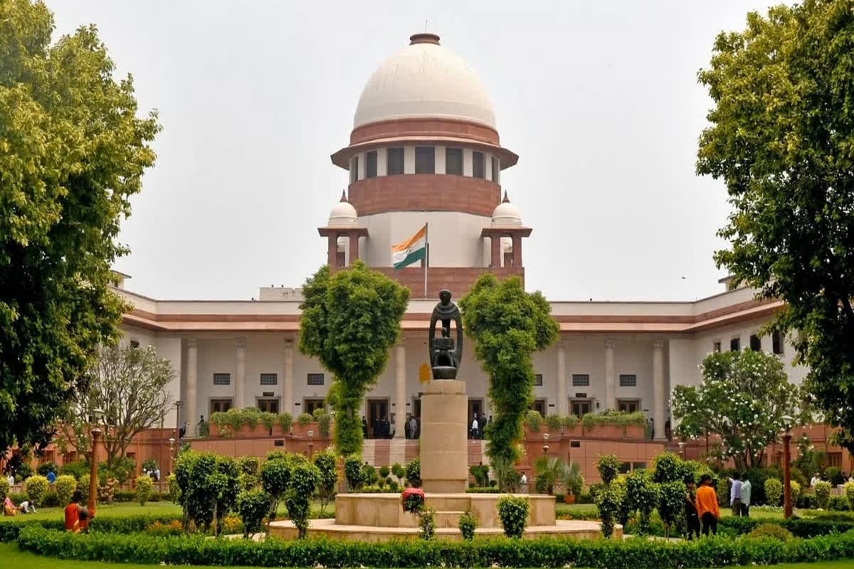 Supreme Court on Dharm Parivartan: देश में लगातार बढ़ रहे धर्म परिवर्तन के मामले, 16 अप्रैल को सुप्रीम कोर्ट में होगी सुनवाई