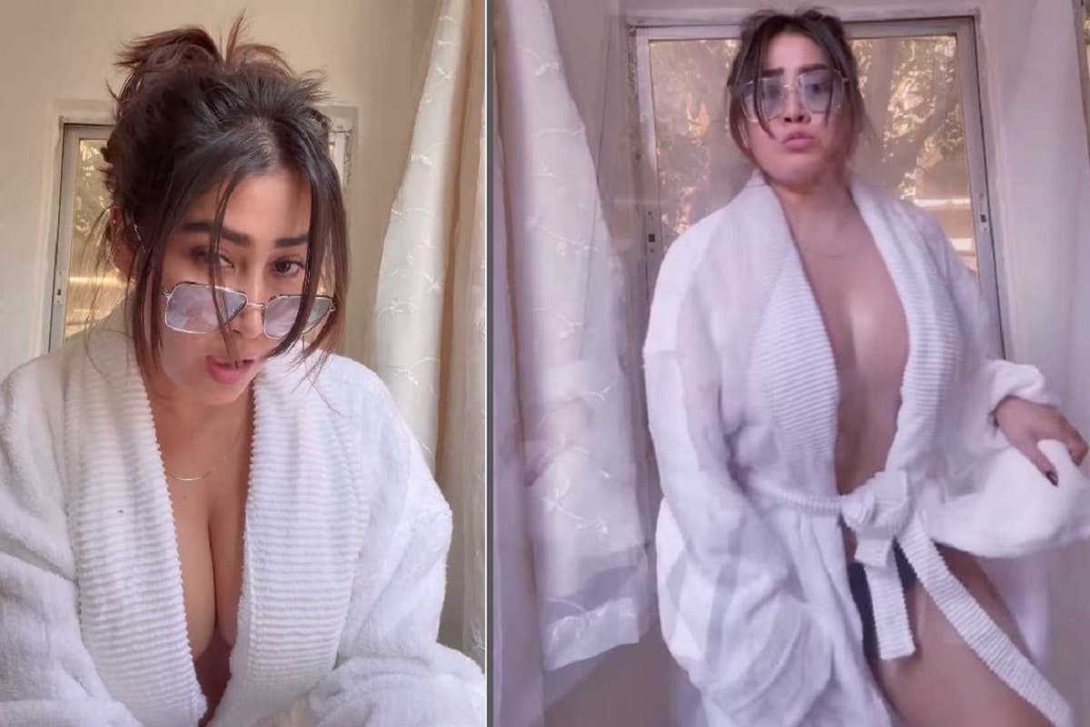 Sofia Ansari Sexy Video: सोफिया अंसारी का बाथरूम वाला वीडियो आया सामने, सेक्सी वीडियो देख मचल उठेगा मन