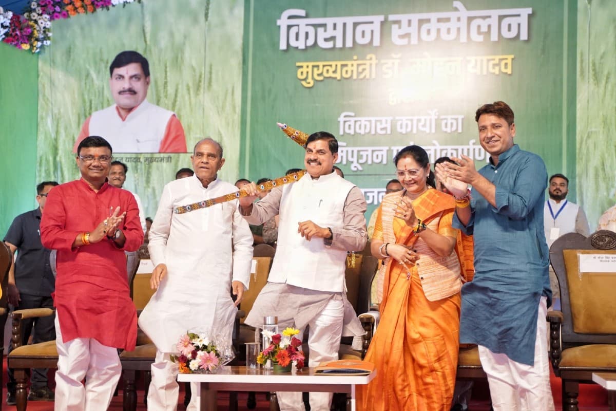 MP Latest News: गेहूँ-धान पर बोनस.. सरकारी पदों पर भर्ती, सीएम डॉ. मोहन यादव ने दे दी बड़ी सौगात, मंच से की ये घोषणाएं