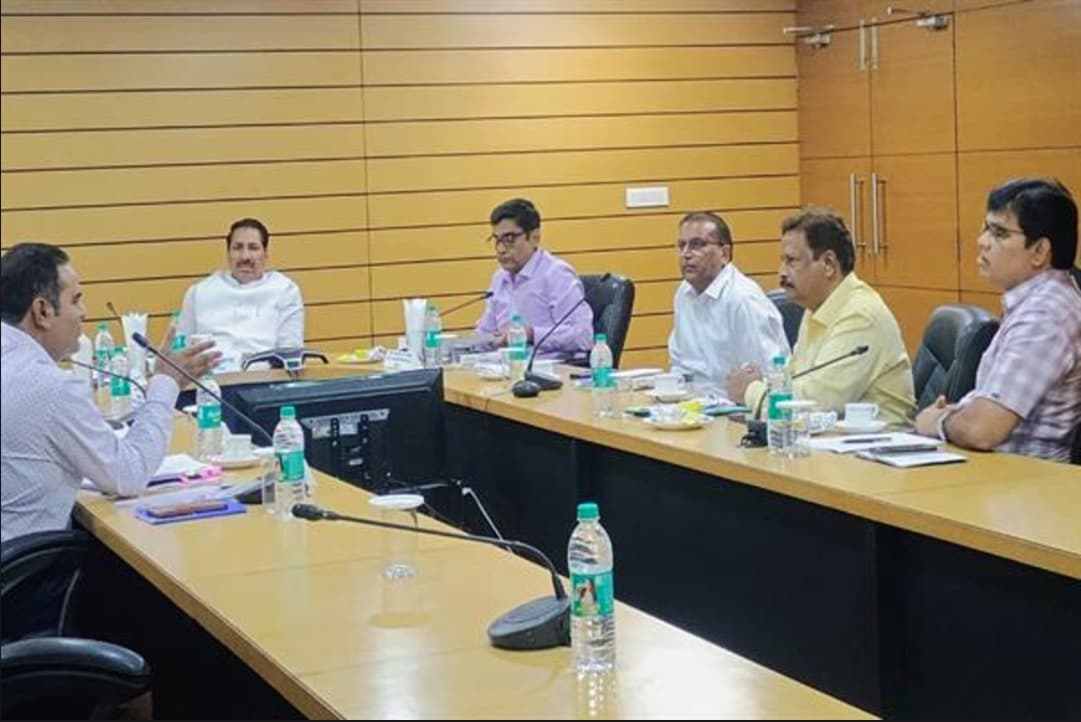 Pension Letest News: बैठक में बड़ा फैसला! इन पेंशनरों को नियमित रूप से होगा पेंशन का भुगतान, सरकार ने दिए निर्देश