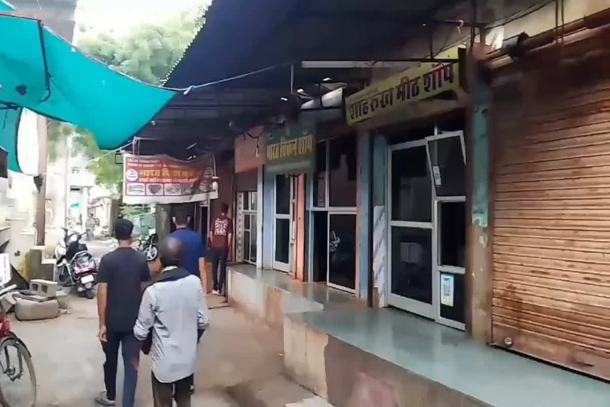 Meat Shop Closed: नवरात्रि में बंद हो सकते हैं मांस-मटन की दुकानें? शराब दुकानों को लेकर भी उठ रही ये मांगें, सीएम से मिलेंगे इस संगठन के लोग