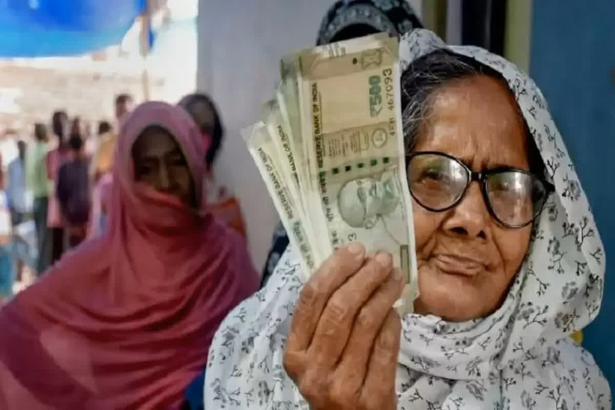 Vridha Pension Yojana Latest Update: वृद्धा पेंशन योजना पर बड़ा अपडेट.. अब लाभार्थियों को नहीं लगाने पड़ेंगे अफसरों के चक्कर, घर बैठे होगा ये काम