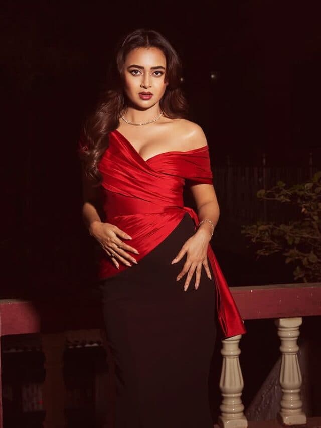 Tejasswi Prakash Pics: तेजस्वी का स्टाइलिश गाउन और लहराते बाल, इंस्टाग्राम पर मचाई धूम