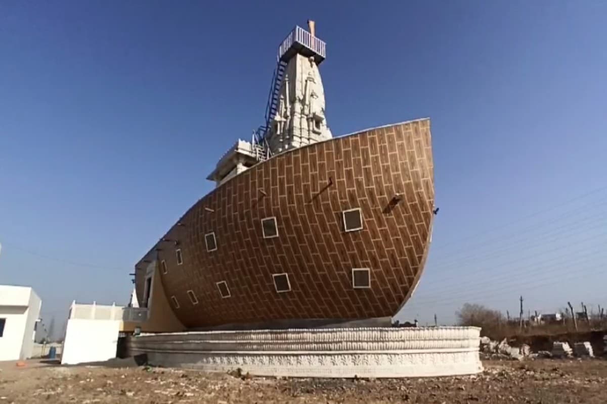 Titanic Ship Temple: एमपी के इस जिले में बना टाइटैनिक जहाज जैसा मंदिर! देखकर आप भी हो जाएंगे कारीगरी के मुरीद, जानें इसकी क्या है खासियत