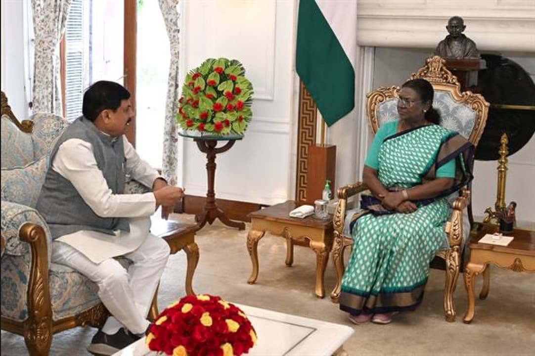 CM Mohan Yadav met President Droupadi Murmu: राष्ट्रपति द्रौपदी मुर्मू से मिले सीएम डॉ. मोहन यादव, विक्रमोत्सव के शुभारंभ के लिए किया आमंत्रित