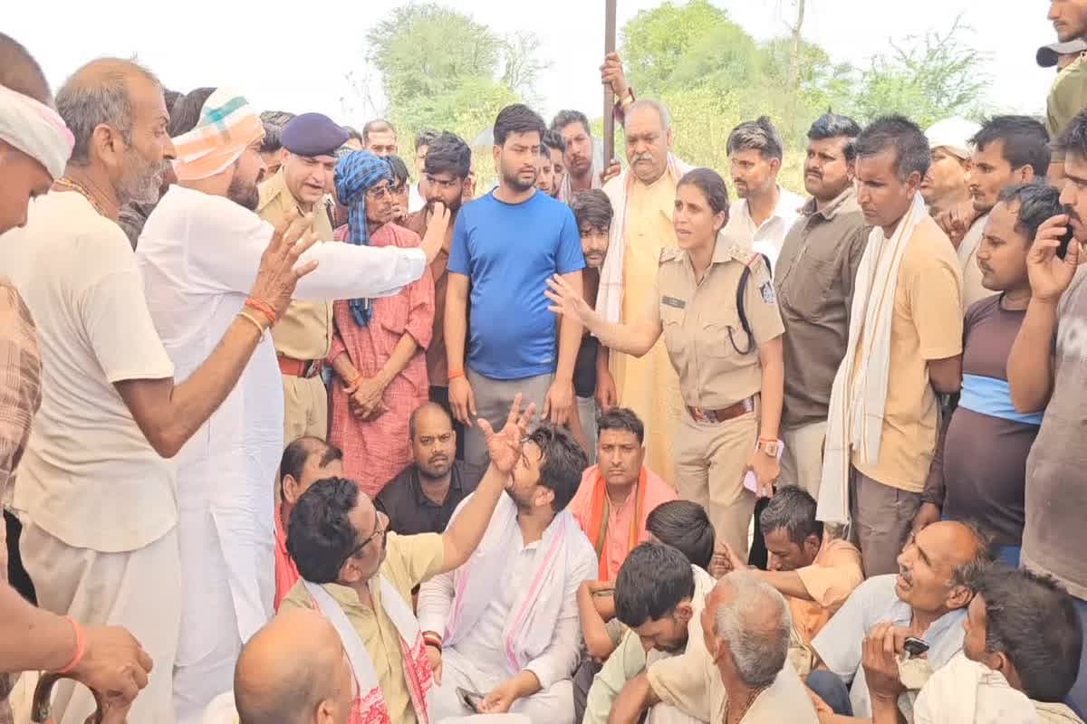 Morena News: रेत माफियाओं के ट्रैक्टर ने 16 साल के लड़के को कुचला, कांग्रेस नेता ने उठाए सवाल, कहा- ‘…सरकार का संरक्षण’