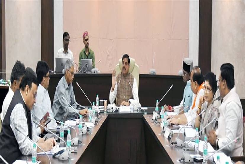 CM Dr Mohan Yadav News: मुख्यमंत्री डॉ मोहन यादव ने की विकास कार्यों की समीक्षा, कहा – विरासत के संरक्षण के साथ की जाए भोपाल @2047 के विकास की प्लानिंग