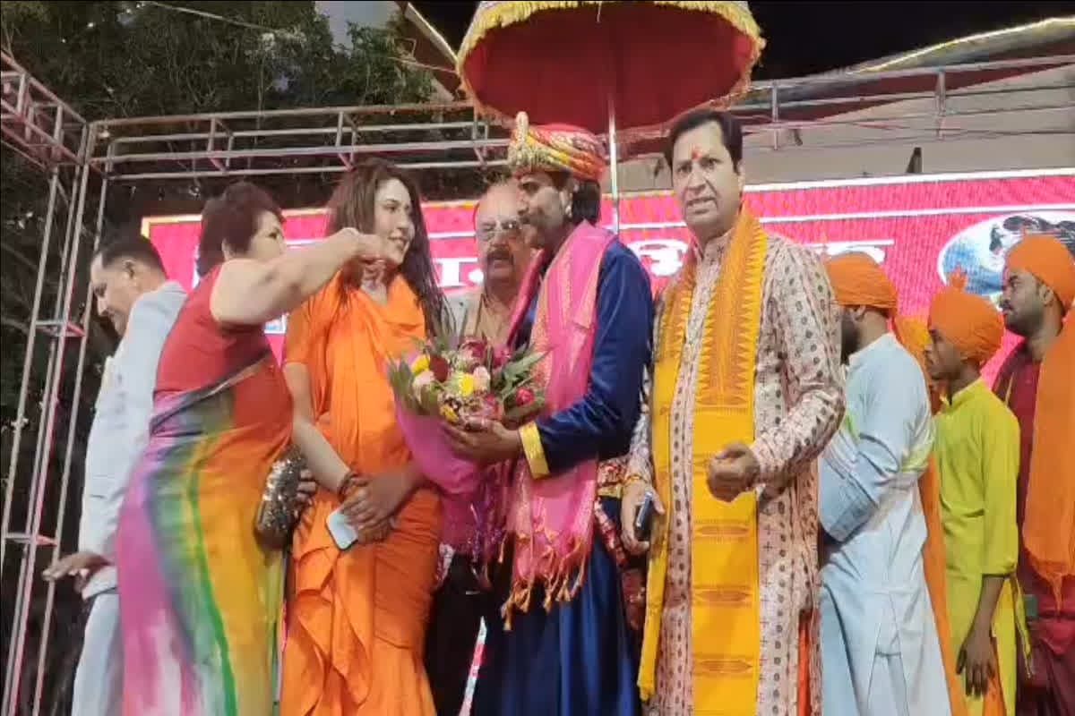 Datia Royal Family News: दतिया राजघराने को मिला नया महाराज! भव्य राज्याभिषेक में राहुल देव सिंह बने ‘महाराज गोविंद देव सिंह जूदेव’