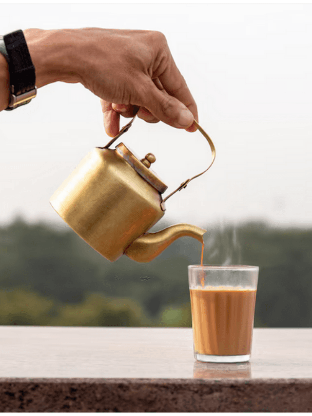 Side Effects of Tea: गर्मी के दिनों में भी पीते हैं चाय तो हो जाए सावधान, हो सकते हैं ये नुकसान……