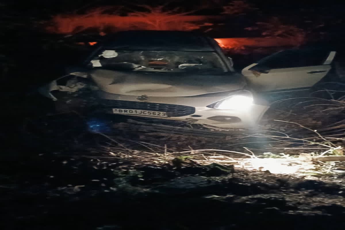 Korba Road Accident News: भीषण सड़क हादसे में दो शिक्षकों की मौत, दो की हालत गंभीर, पेड़ से टकराई तेज रफ़्तार कार