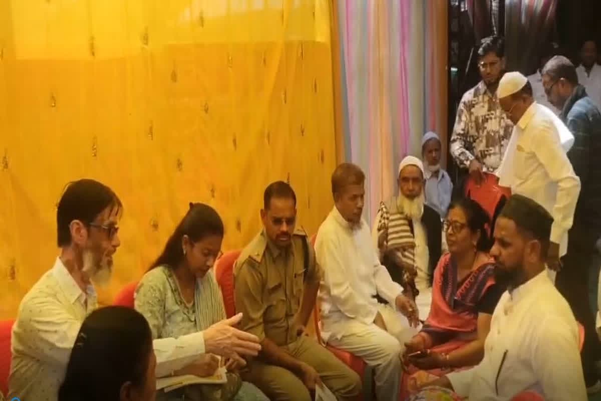 MP Khandwa News: बारात से पहले पहुंची पुलिस और महिला बाल विकास विभाग की टीम, तीन नाबालिग जोड़ों का रुकवाया निकाह, परिजनों को दी गई समझाइश