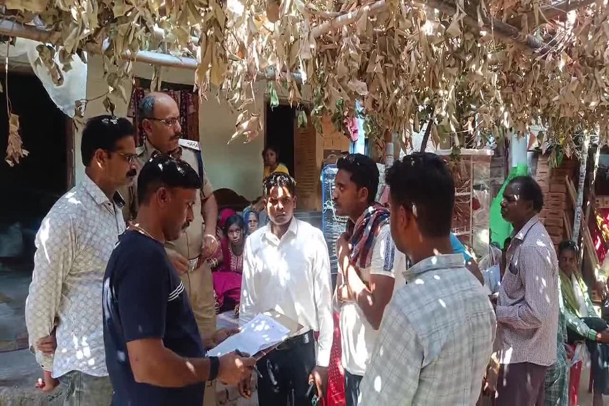 रात में सोते समय नई नवेली दुल्हन के बेडरूम में घुसकर पूर्व प्रेमी ने किया ऐसा काम, जोर-जोर से चिल्लाने लगी पीड़िता