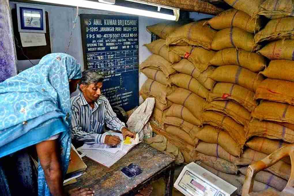 Free Ration for 3 Months: राशनकार्ड धारकों की बल्ले-बल्ले, एक साथ मिलेगा तीन महीने का राशन / Image Source: File
