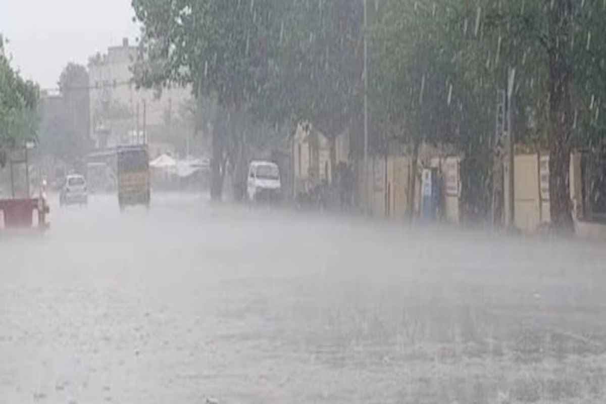 Maharashtra Rain Update: महाराष्ट्र में बारिश ने मचाई तबाही, अब तक सात लोगों की मौत, 200 ग्रामीण फंसे