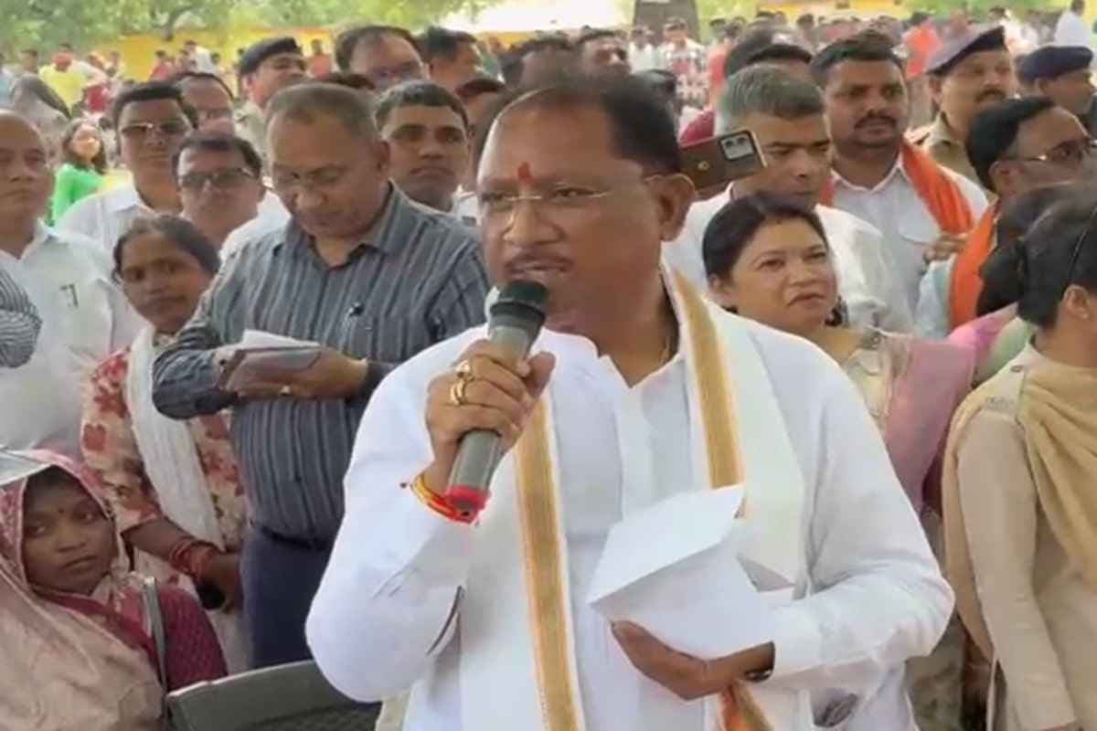 CG News: ग्रामीणों ने खराब सड़क को लेकर की शिकायत, सीएम साय ने कलेक्टर पर जताई नाराजगी, कहा- आप स्वयं जाइए मौके पर