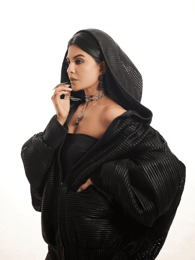 Jacqueline Fernandez Hot Pic : स्टनिंग लुक में Jacqueline Fernandez ने बढ़ाई फैंस की धड़कन, जमकर वायरल हो रही तस्वीरें