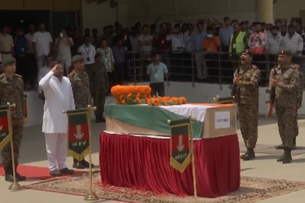 Martyr Ram Babu Singh: 6 महीने पहले हुई थी शादी, अब तिरंगे में लिपटकर लौटा बिहार का लाल… ऑपरेशन सिंदूर में शहीद हुए जवान राम बाबू सिंह को अंतिम विदाई