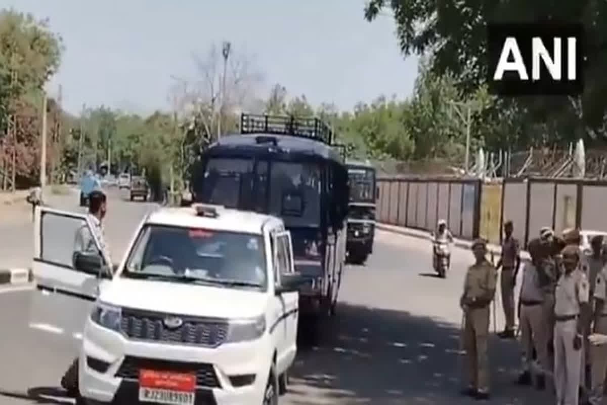 India Action on Bangladesh: भारत में अवैध रूप से रह रहे बांग्लादेशियों की वापसी शुरू, वतन वापसी के लिए पहला जत्था जोधपुर पहुंचा