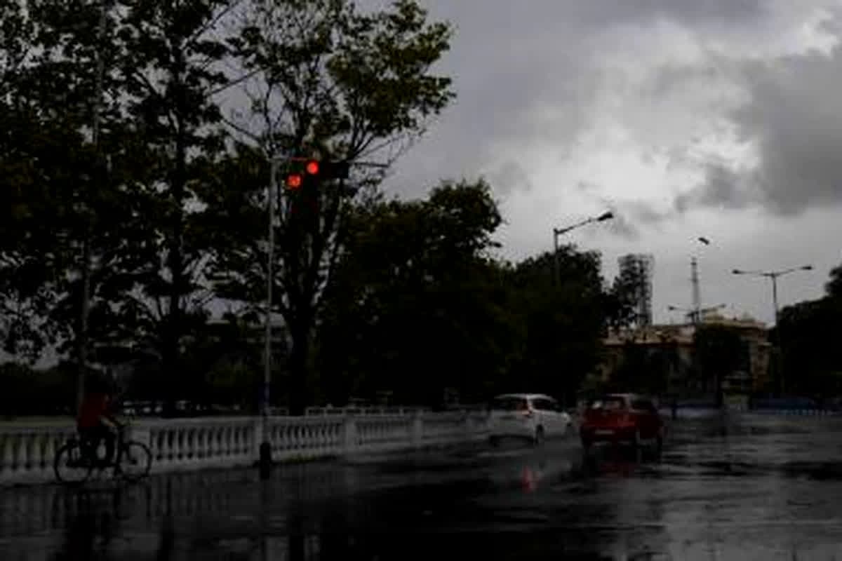 MP Weather Update: प्रदेशवासियों को भीषण गर्मी से मिलेगी राहत, तापमान में हुई गिरावट, तेज हवाओं के साथ होगी रिमझिम बारिश