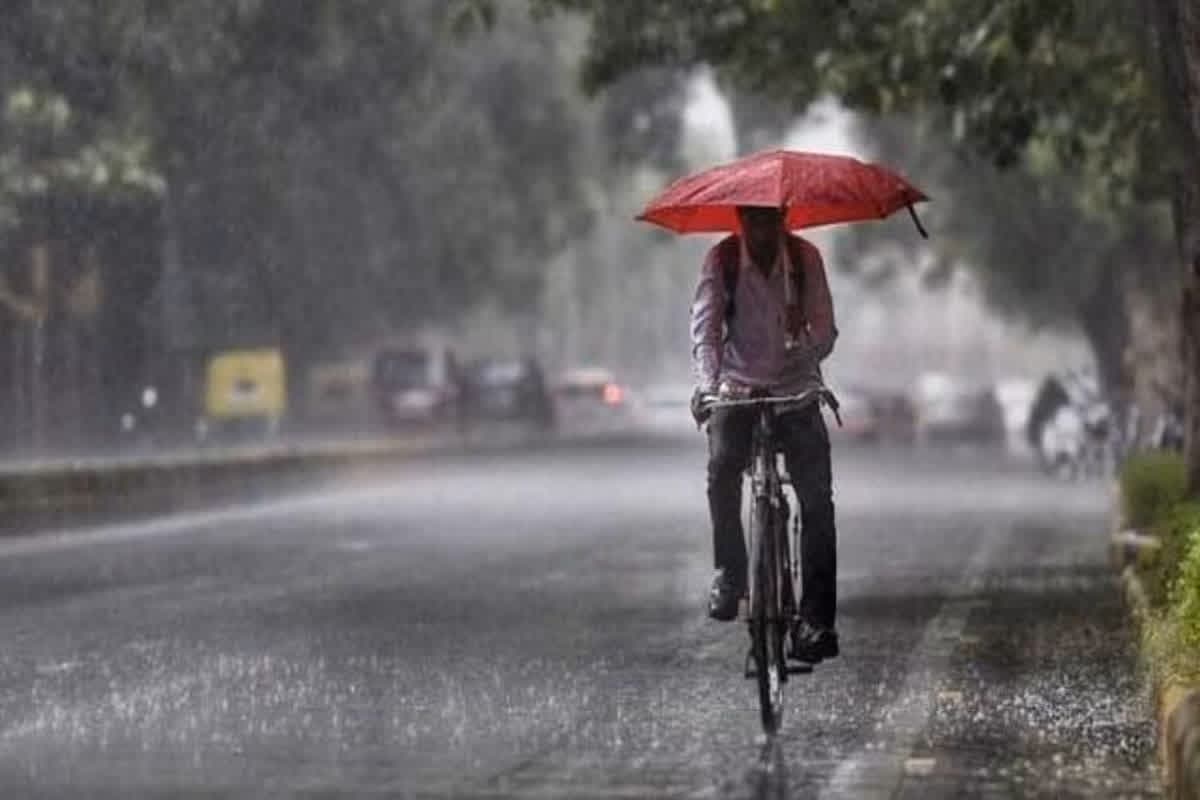 Today Weather Update: मानसून के दस्तक देते ही जमकर बरसे बदरा, मौसम विभाग ने भारी बारिश का अलर्ट किया जारी