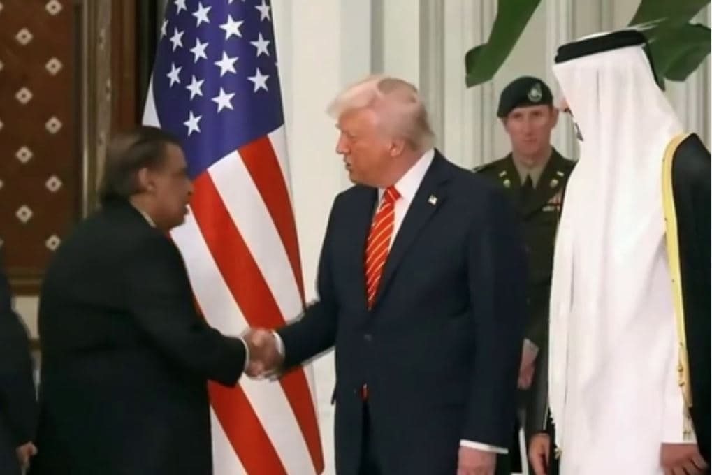 Mukesh Ambani and Donald Trump: दोहा में दिग्गजों का जमावड़ा.. अमरीकी राष्ट्रपति डोनाल्ड ट्रम्प से मिले मुकेश अम्बानी..