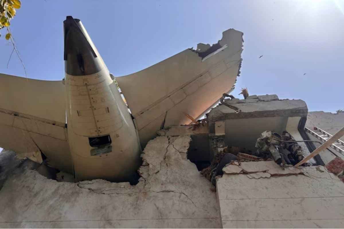 Ahmedabad Plane Crash Reason: मिल गया AI-171 का ‘ब्लैक बॉक्स’.. अब सामने आएगी अहमदाबाद विमान हादसे की असल वजह, मिल सकते हैं अहम सबूत