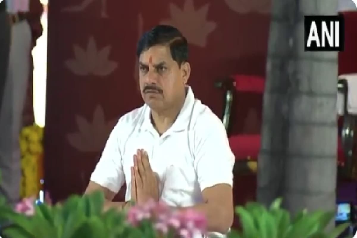International Yoga Day 2025: सीएम डॉ मोहन यादव अंतर्राष्ट्रीय योग दिवस के कार्यक्रम में हुए शामिल, लोगों के साथ किया योग