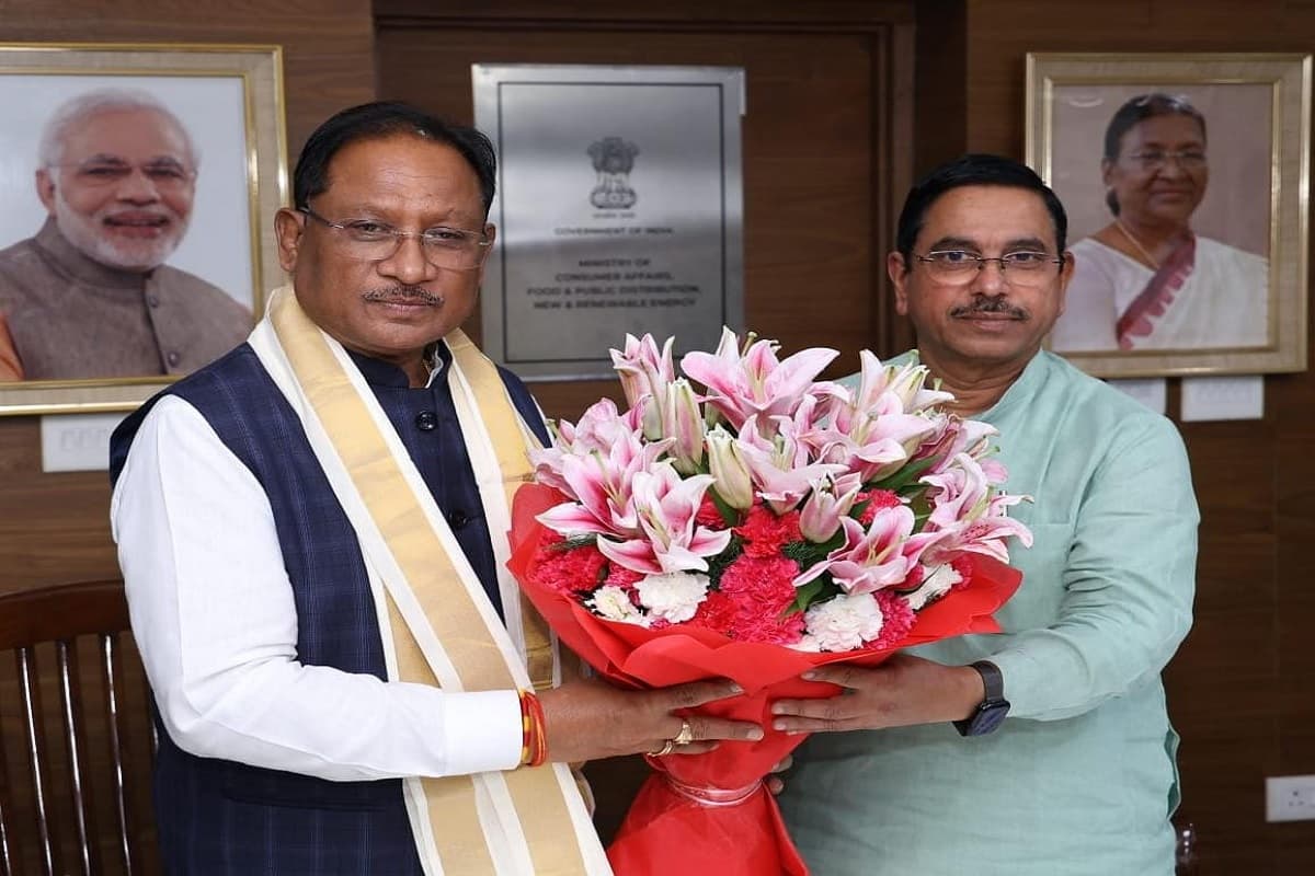 CG Hindi News: सीएम साय ने केंद्रीय मंत्री प्रल्हाद जोशी से की मुलाकात, कई मुद्दों पर हुई चर्चा