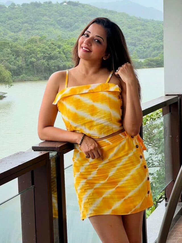 Monalisa Hot Pic: मोनालिसा ने प्रिंटेड मिनी ड्रेस में खूबसूरत वादियों के बीच से शेयर की तस्वीरें