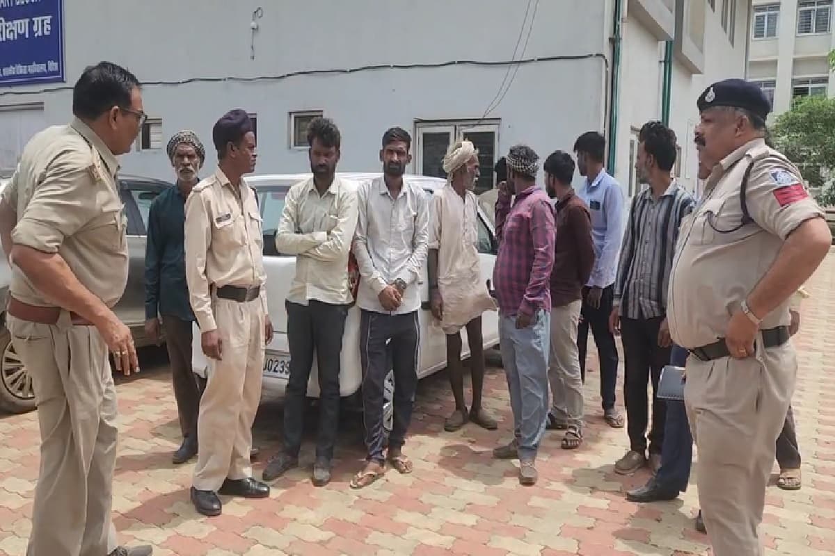 Vidisha Crime News: युवक की बेरहमी पीट-पीटकर हत्या, पुलिस ने दो आरोपियों को किया गिरफ्तार
